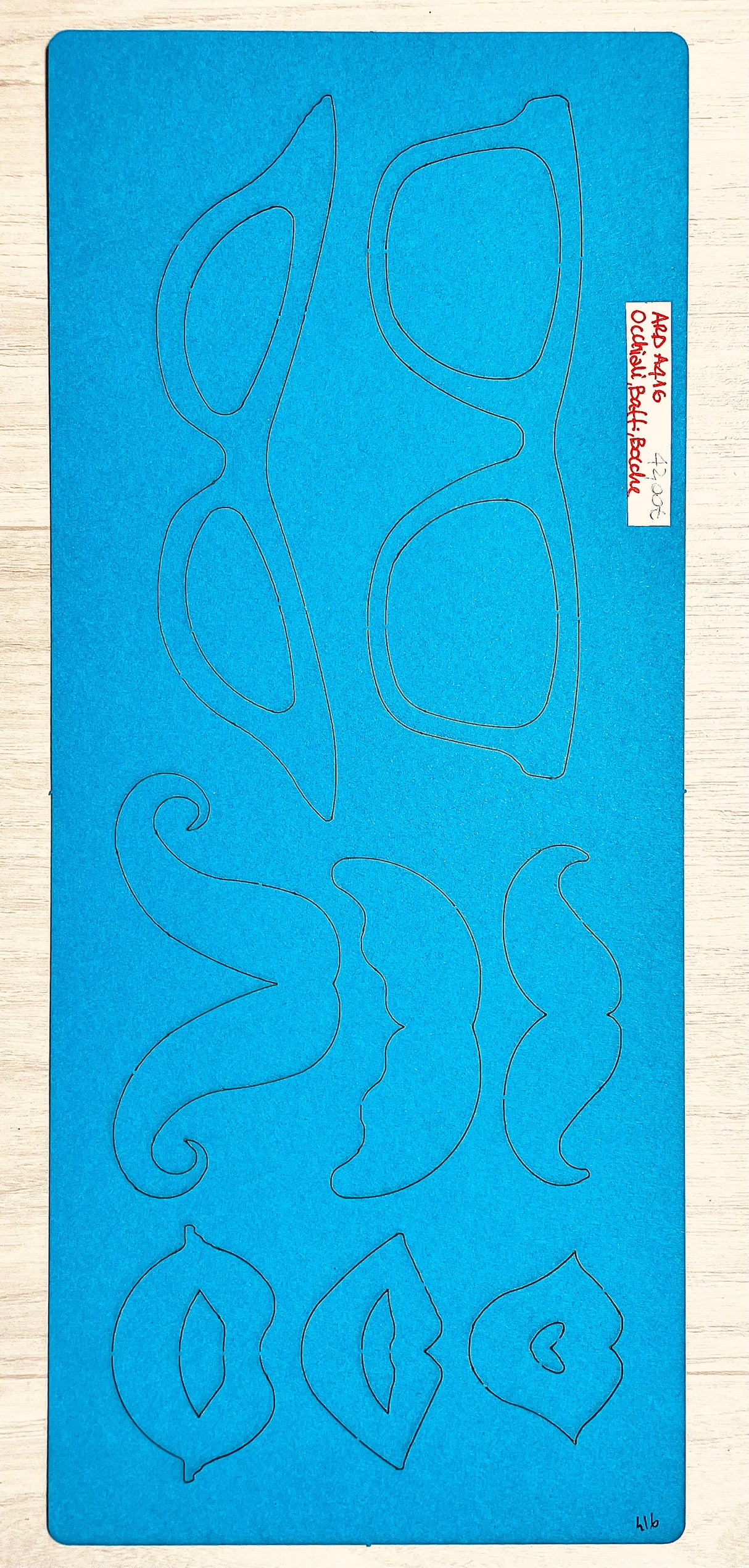 Fustella "Occhiali, Baffi, Bocche"